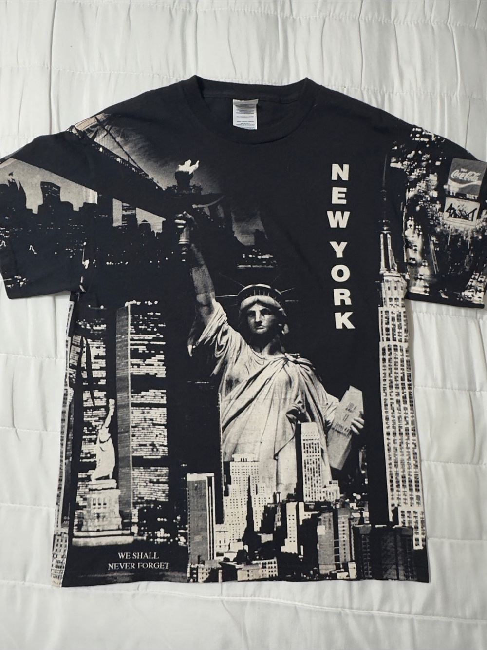 Vintage New York City Twin Towers Memorial T-Shirt